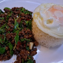 กระเพาเนื้อ ไข่ดาว