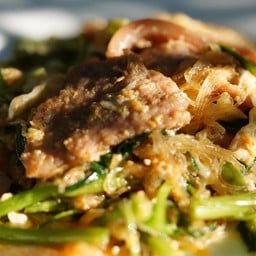 สุกี้แห้งหมู