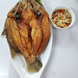 ปลากะพงทอดน้ำปลา