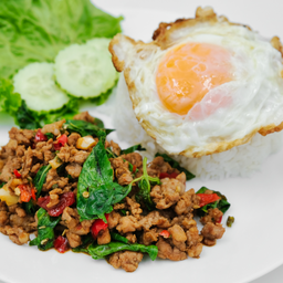 ข้าวกะเพราพริกสด