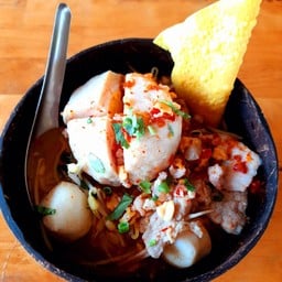 ร้านมากั๊วก๋วยเตี๋ยวกะลา