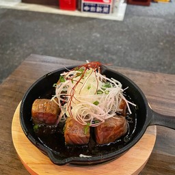 สเต็กลูกเต๋าเนื้อ