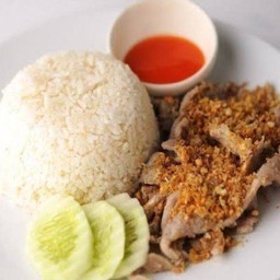 ข้าวหมูกระเทียม