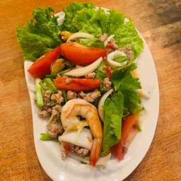 ยำมาม่าทะเล+หมูสับ