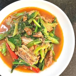 ข้าวคะน้าปลากระป๋อง