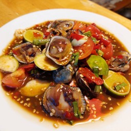 อุ๊ยแซ่บ ครัวดินแดง