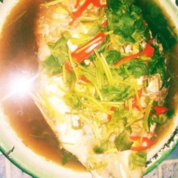 ปลาทับทิมนึ่ง+ผักสด+น้ำจิ้ม