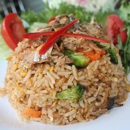 ข้าวผัดปลากระป๋อง+ไข่เค็ม