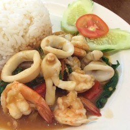 ข้าวกระเพราทะเล