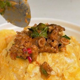 ข้าวไข่ข้นลาบปลากระป๋องผักสด