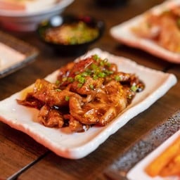 คอหมูผัดซอสสไตล์โอซาก้า