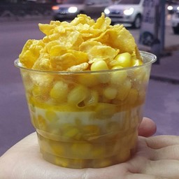 ข้าวโพดคลุกเนยโรยหน้าคอนเฟลก