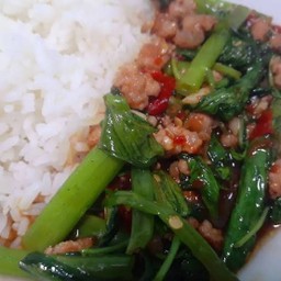 ข้าวผัดผักบุ้งหมูสับ