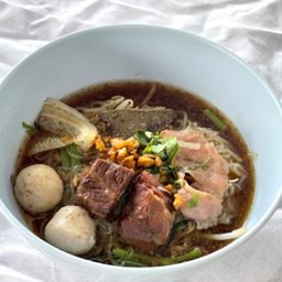 ก๋วยเตี๋ยวเนื้อ