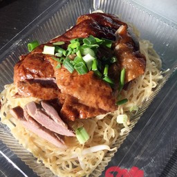 บะหมี่เหลืองเป็ดย่าง 70