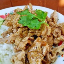 หมูกระเทียม