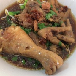 ก๋วยเตี๋ยวน่องไก่ตุ๋น