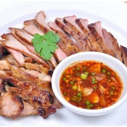 คอหมูย่างน้ำจิ่มแจ่ว