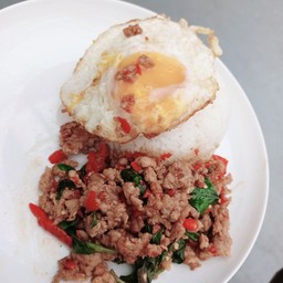 ข้าวราดกะเพราหมูสับ