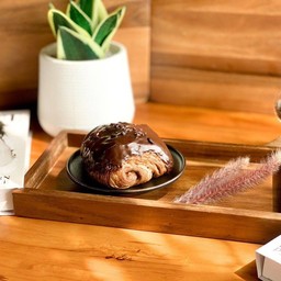 CHOCOLATE CROISSANT