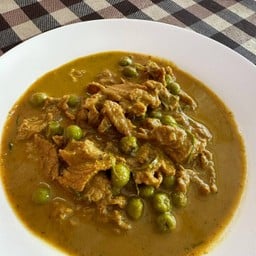 แกงกะทิเนื้อ