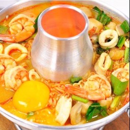 มาม่าต้มยำทะเลเดือด