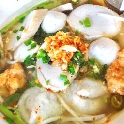 เกาเหลาลูกชิ้นปลาน้ำใส