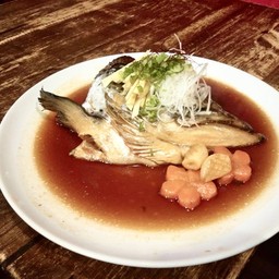 หัวปลาแซลมอนต้มซีอิ๊ว