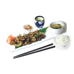 ชุดเนื้อโคขุนเทปันยากิข้าวผัดกระเทียม