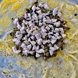 ปากหม้อใส่ไข่ใส่หมูยอ