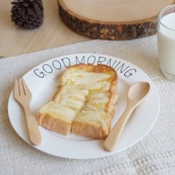 Omelette French Fries Cheese & Toast To Go