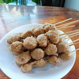ร้านลูกชิ้นปิ้ง
