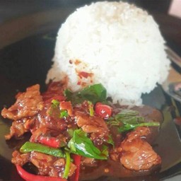 ไก่ผัดพริกแกงราดข้าว