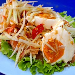 ส้มตำไทยไข่เค็ม