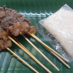 เนื้อเสือร้องไห้ 10 ไม้ แถมฟรีข้าว 1 ห่อ