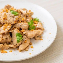 ข้าวไก่กระเทียบพริกไทย