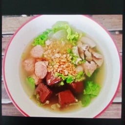 ต้มเลือดหมู + ข้าวแกงใต้รสเด็ด หน้าโรงพยาบาลบางใหญ่
