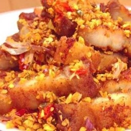 หมูกรอบคั่วพริกเกลือ