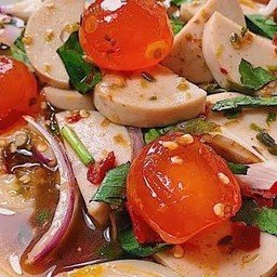 ยำไข่แดงเค็ม+หมูยอ