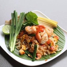 ผัดไทยกุ้งสด