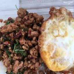 ชายสี่บะหมี่เกี๊ยว สาขานาวังซอย9