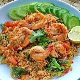 ข้าวผัดต้มยำแห้งกุ้ง