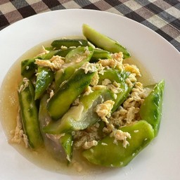 ผัดบวบใส่ไข่