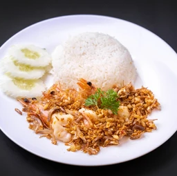 ข้าวกุ้งกระเทียมพริกไทย