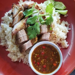 ข้าวมันหมูกรอบ