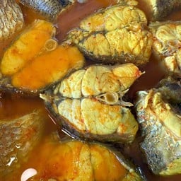 แกงส้มปลากระพงยอดมะพร้าวอ่อน