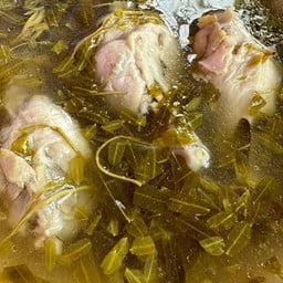 ต้มขาหมูใบชะมวง