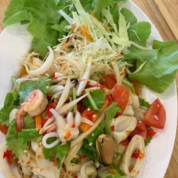 ยำกระต่าใหญ่