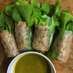 โรลทูน่า+น้ำสลัดซีฟู๊ดแซ่บๆ