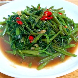 ผัดผักบุ้งไฟแดง